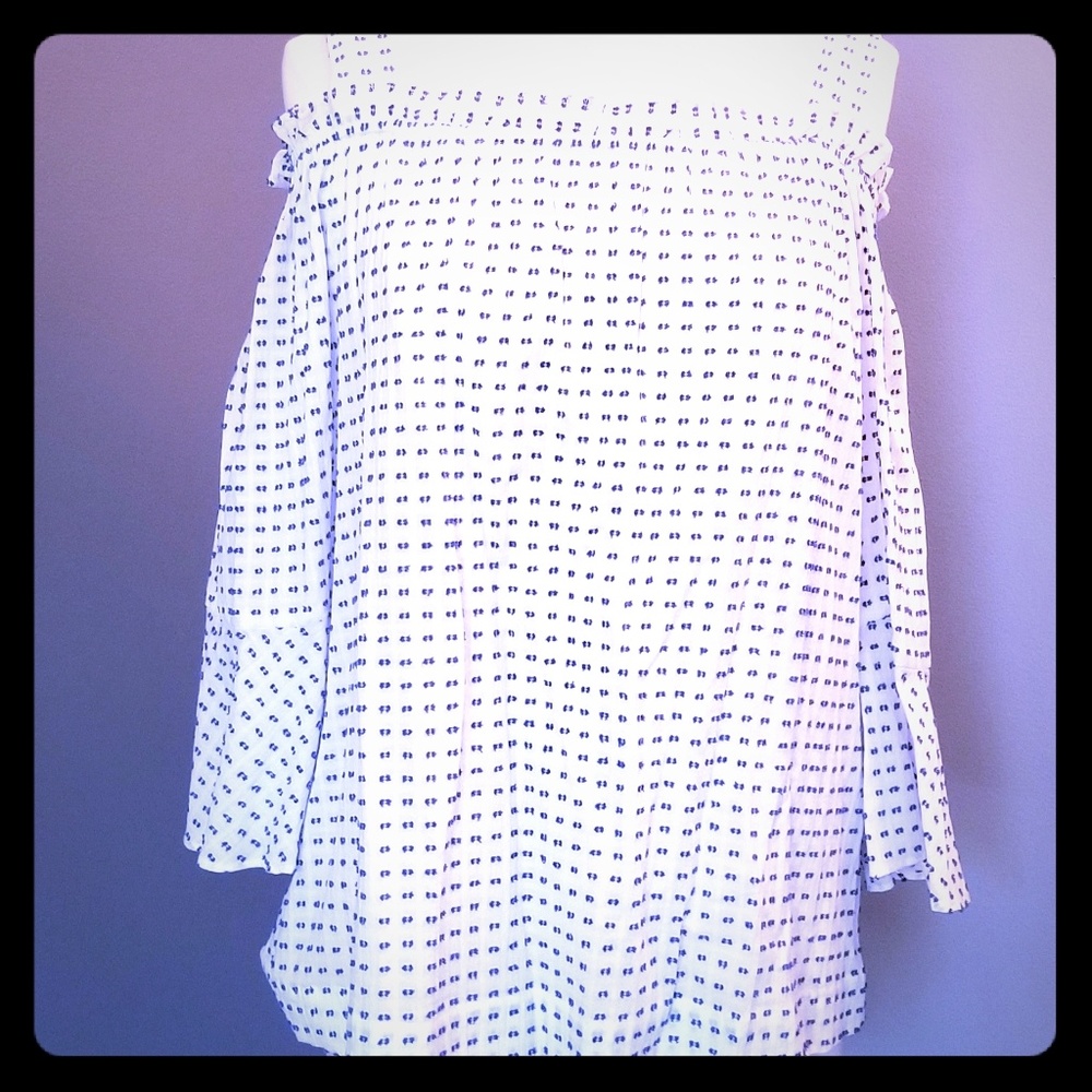 Westbound cold shoulder long sleeve blue white Lg
